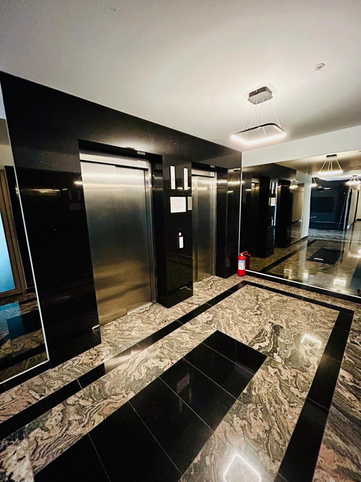 Dis Mamaia Nord Apartment Constanta Luaran gambar